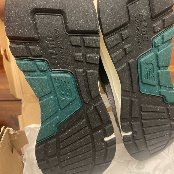 New Balance Black and Cream Sneakers - Picture 4 of 5